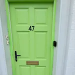 Apartment Wolfe Tone *