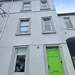 Apartment Wolfe Tone