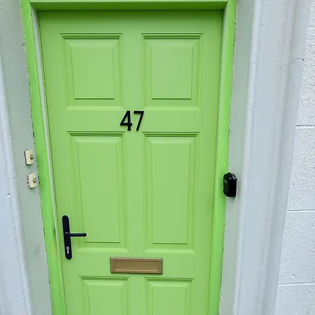 Апартаменты Wolfe Tone *
