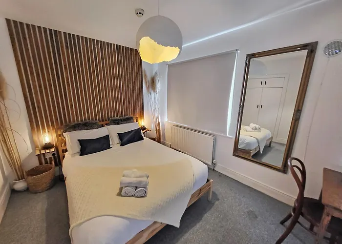 Wolfe Tone Apartment