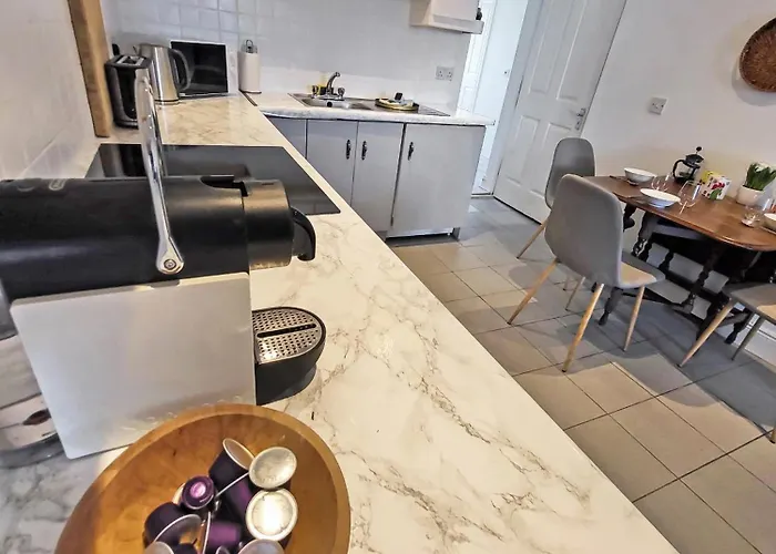 Апартаменты Wolfe Tone *