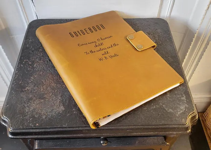 Апартаменты Wolfe Tone *